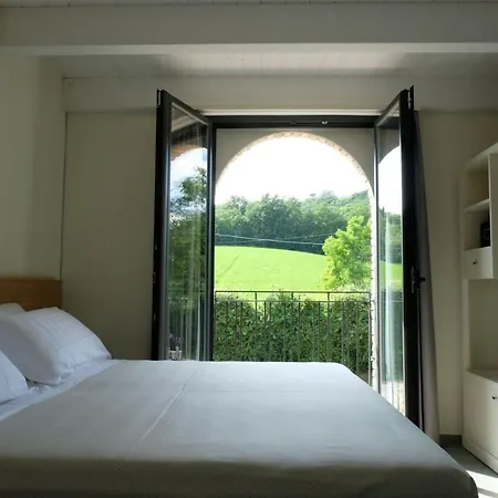 I Tre Colli -rubbiano- Vakantieboerderij Viazzano